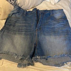 Fashion Nova shorts sz 13